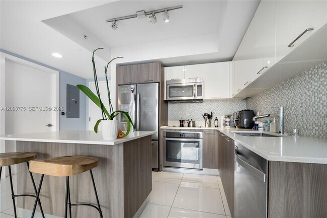 Foto del edificio - 5252 NW 85th Ave