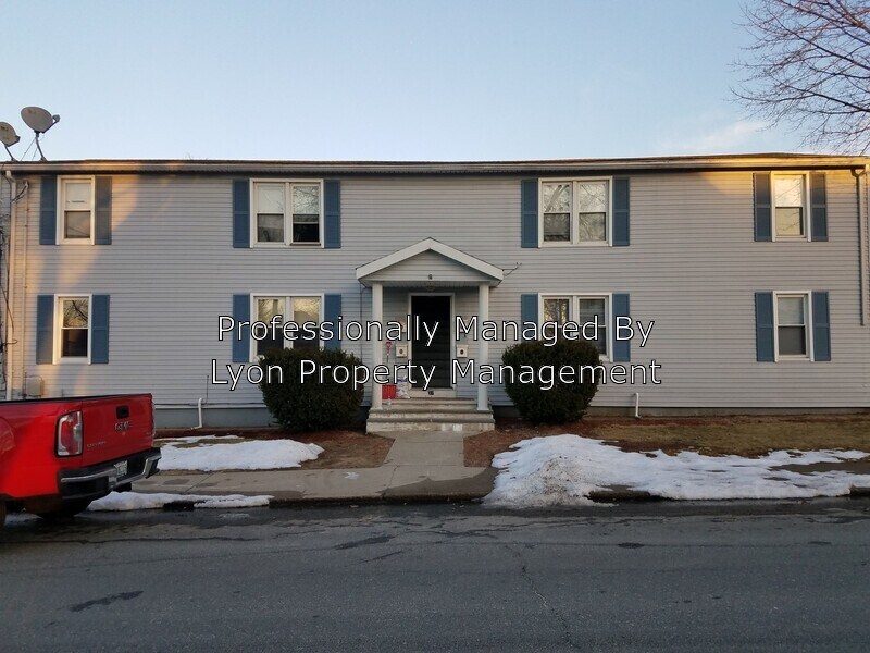 Primary Photo - 31 Lloyd St