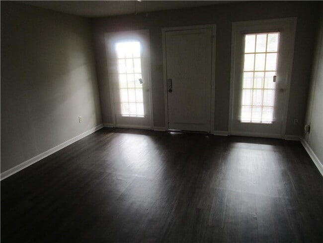 Building Photo - 204 Cantal Dr