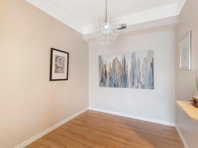 Building Photo - 9309 Myrtlewood Cir W
