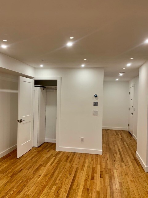 Living room - 700 Schuyler Ave Apartment