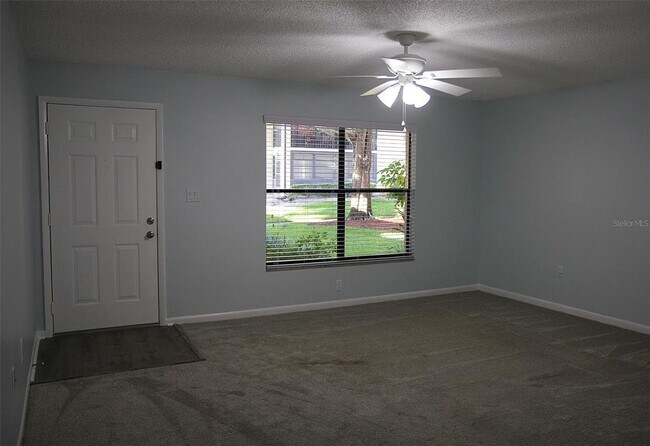 Foto del edificio - 704 Hammock Pine Blvd