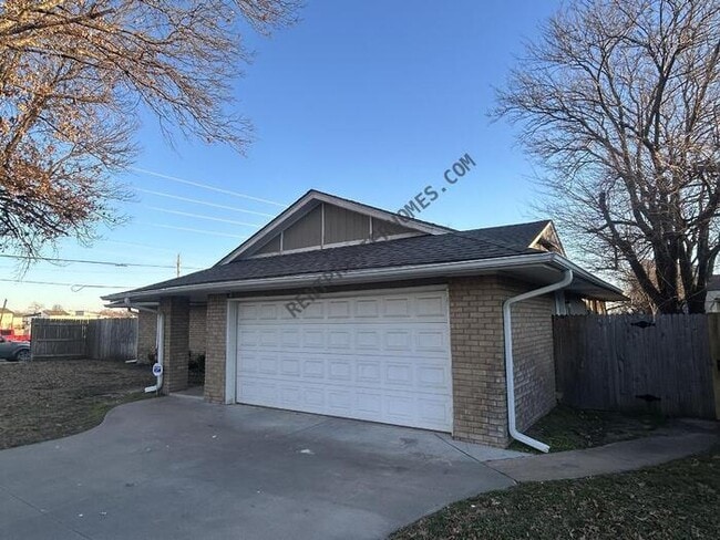 Building Photo - 11132 E 29th St