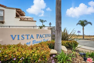 Building Photo - 6440 Lunita Rd