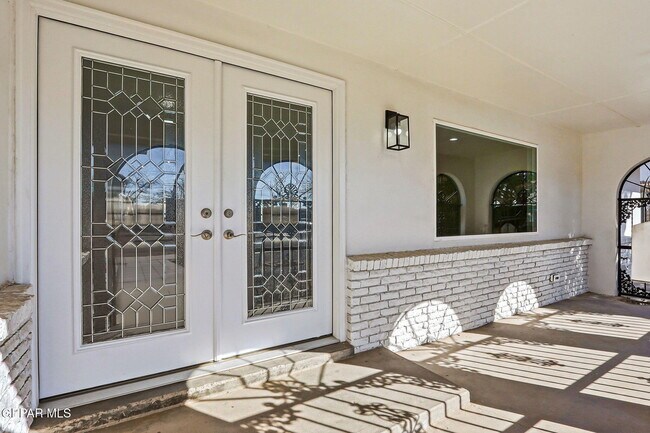 Foto del edificio - 5713 Creston Ave