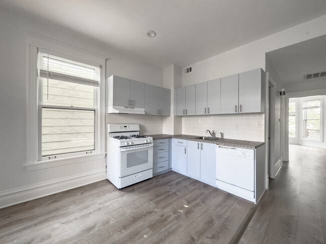 Foto del edificio - 2703 N Magnolia Ave