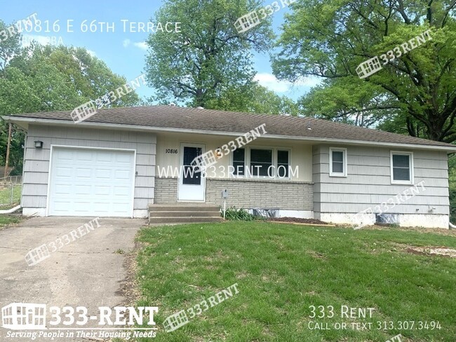 Building Photo - Lovely Home in Raytown Has Everything You ...