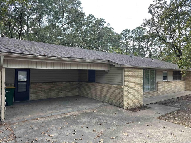 Building Photo - 8713 Westwood Ave