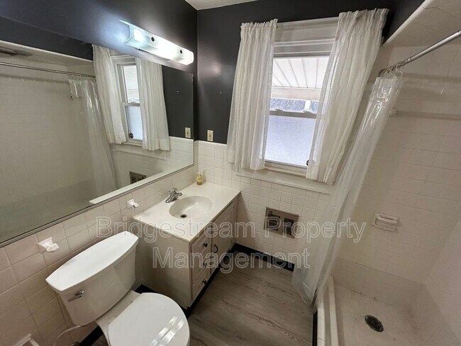 Foto del edificio - 7155 Meeker Rd