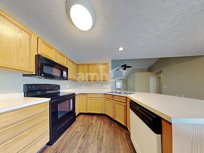 Building Photo - 3725 Waterbridge Ln