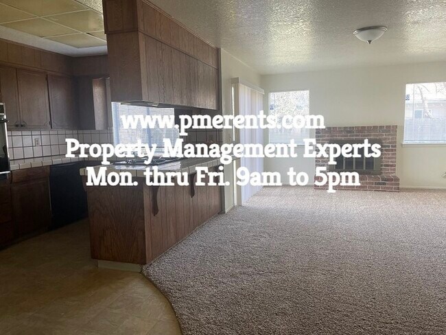 Building Photo - 3992 Chatsworth Cir