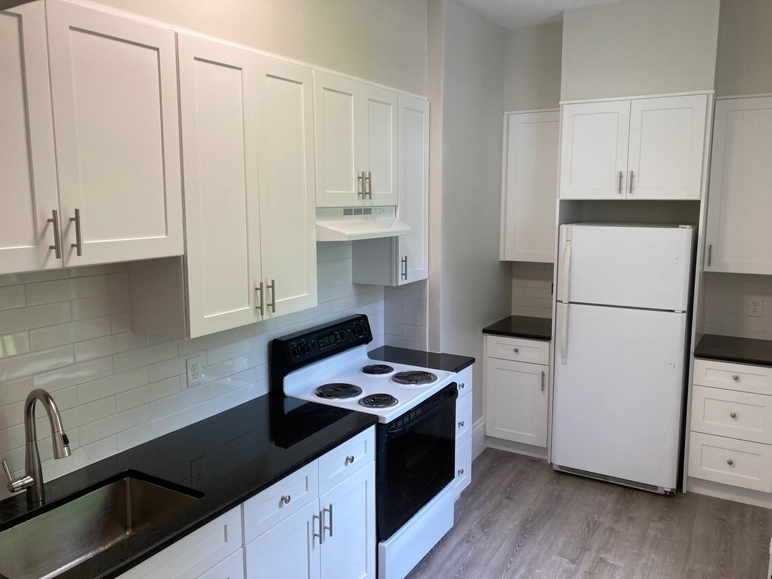 Photo - 115 Northampton Rd (Amherst, MA)