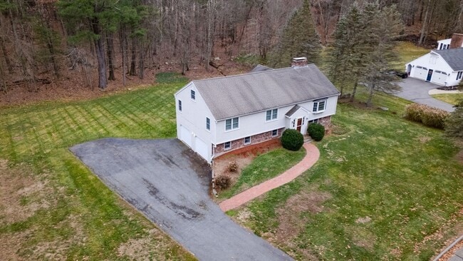 Foto del edificio - 52 Vega Rd