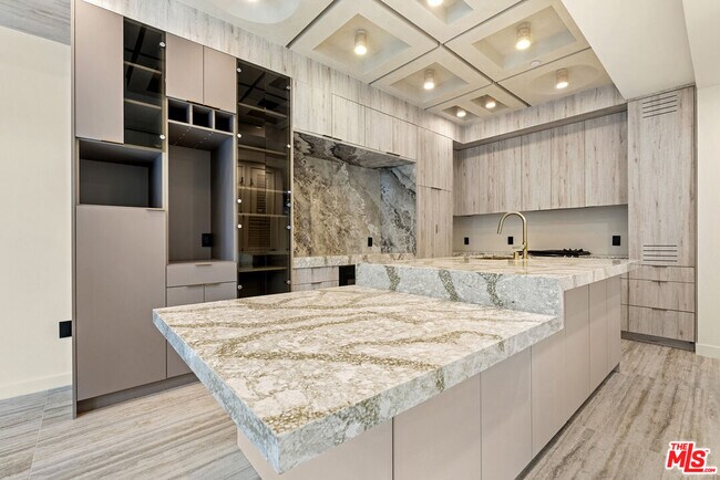 Foto del edificio - 1021 N Ogden Dr