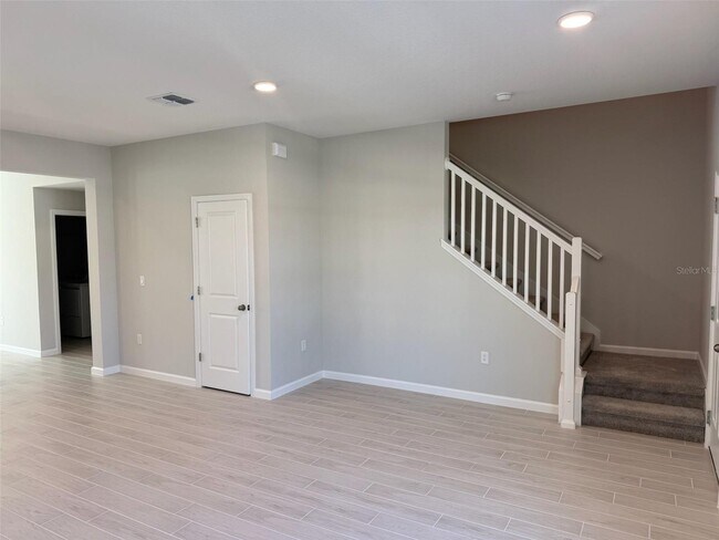 Building Photo - 619 Pothos St