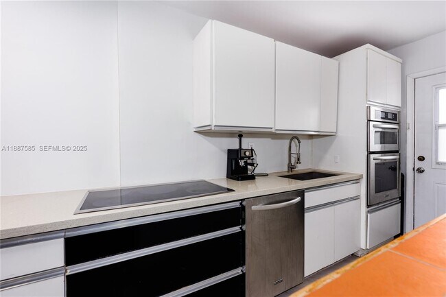 Building Photo - 525 Meridian Ave