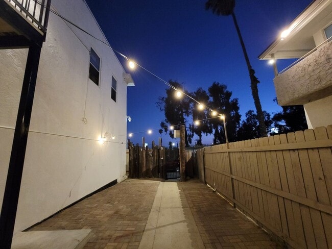Foto del edificio - Large 4bd/2bth Unit in Logan Heights with ...