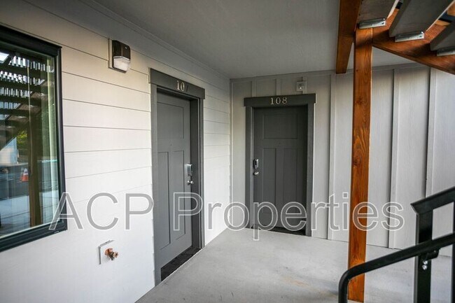 Foto del edificio - 669 E Badger Rd