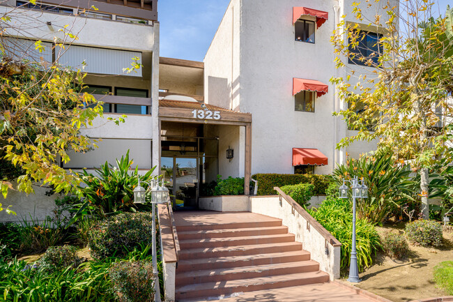 Foto del edificio - 1325 Valley View Rd