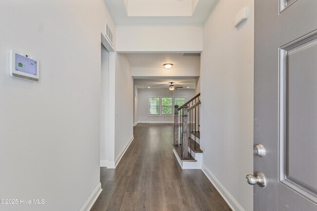 Foto del edificio - 570 Tullimore Ln