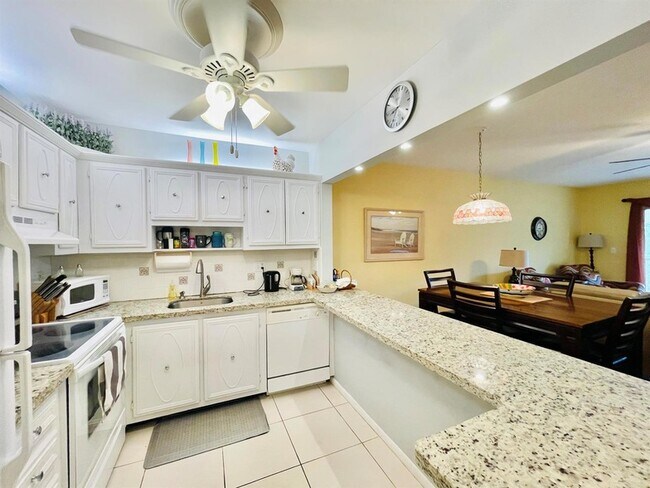 Foto del edificio - 257 S Cypress Rd