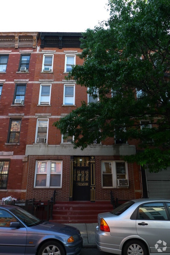 Building Photo - 307 E 104th St