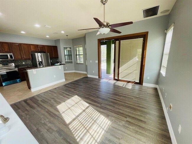 Foto del edificio - 10802 Willow Ridge Loop