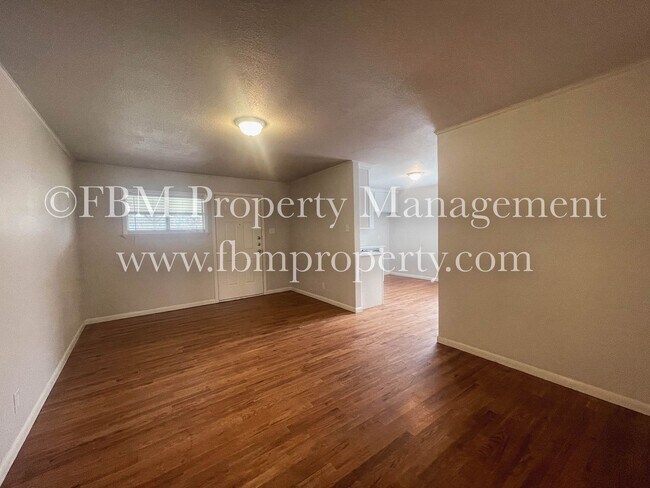 Foto del edificio - 214 Pensacola Ave