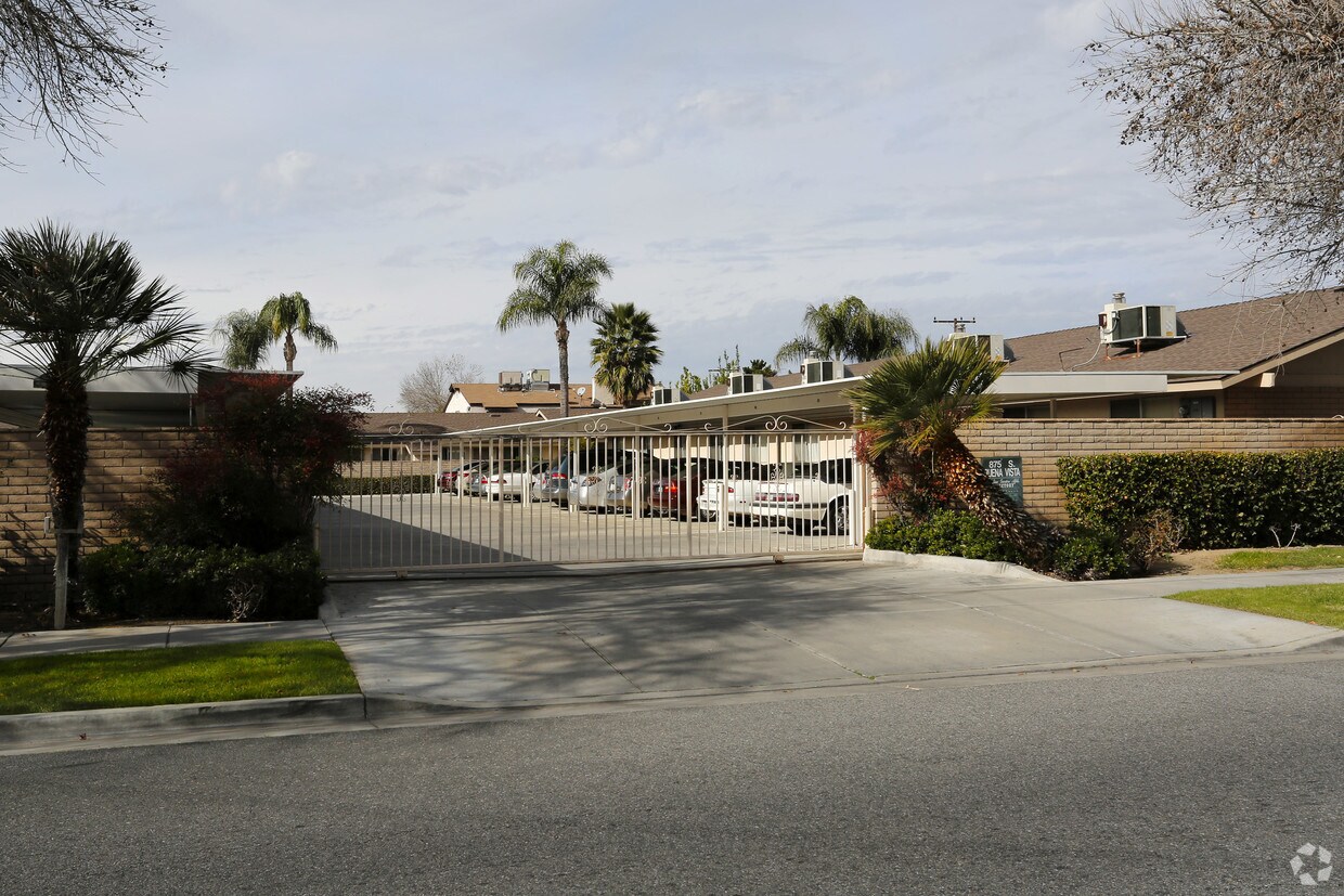 Catalina Gardens 62+ Senior Apartments Apartments in Hemet, CA