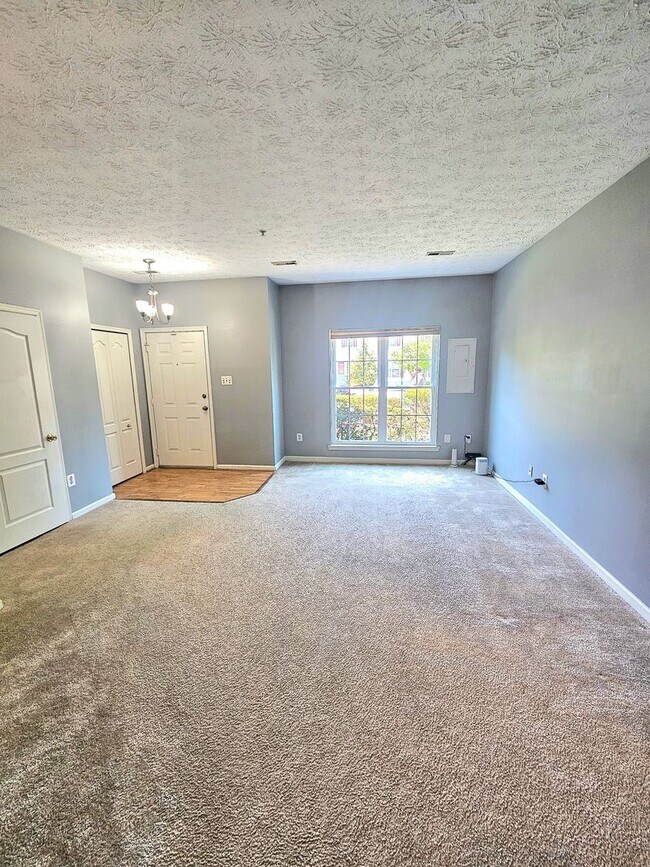 Photo - Beautiful 3 BR 2.5 BA Townhome Near Bowie ...