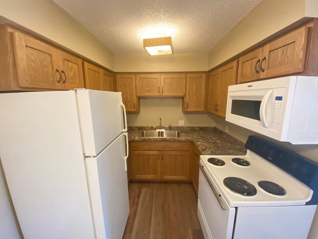 Foto del edificio - 3265 Ansborough Ave