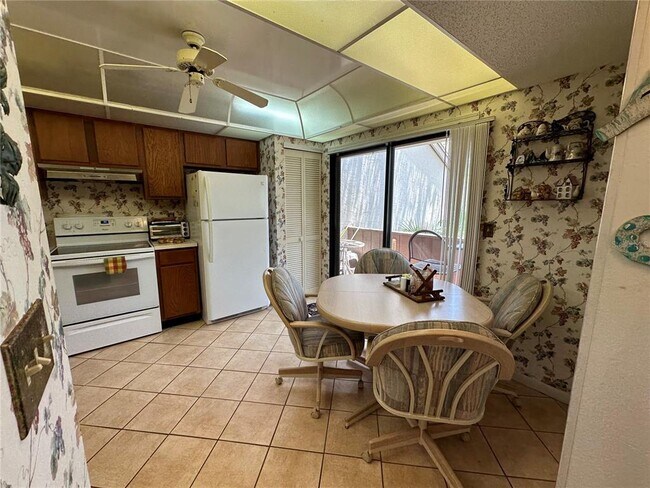 Foto del edificio - 1647 Brookhouse Ct