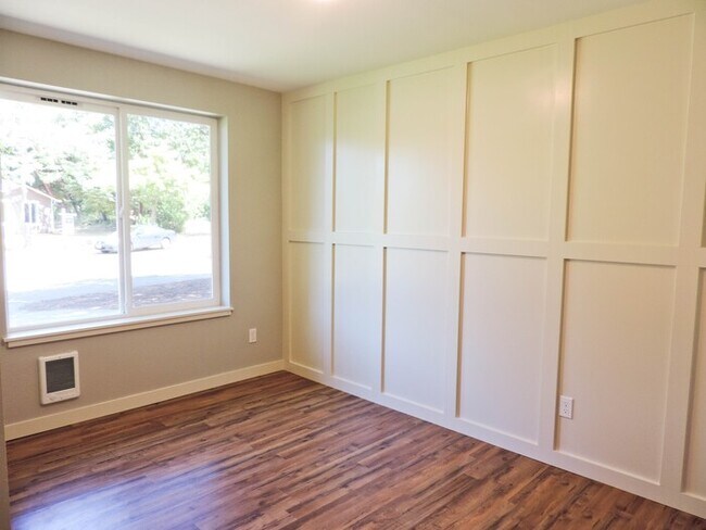 Foto del edificio - Immaculate N Tacoma 3bdr 2bath with full size W/D