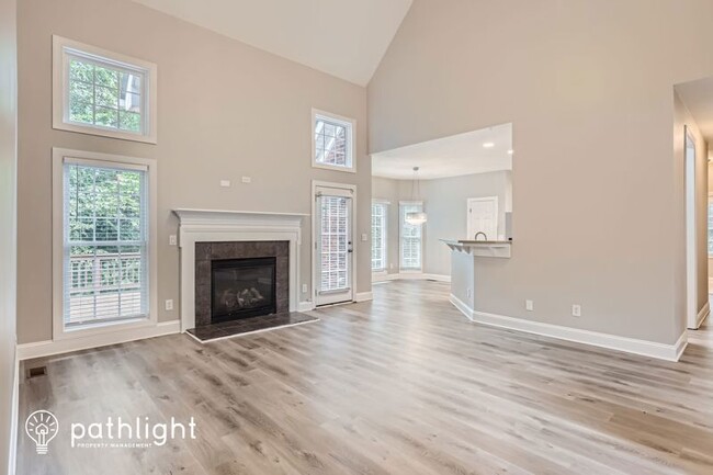 Building Photo - 1332 Bershire Ln