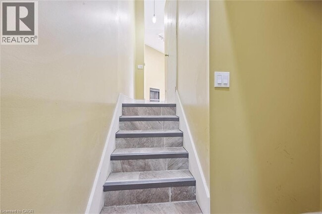 Building Photo - 589 Beechwood Dr