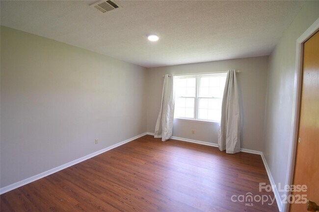 Foto del edificio - 4099 Shenandoah Dr SW