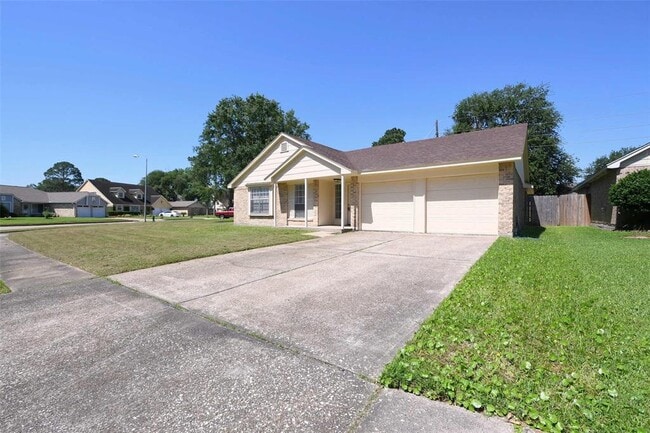 Building Photo - 18811 Pine Trace Ct