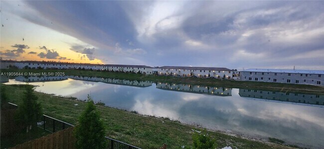 Foto del edificio - 2740 SE 26th Ave