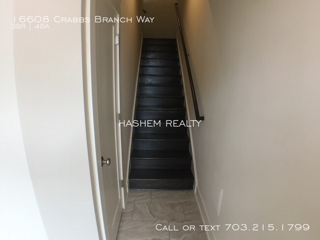 Foto del edificio - 16608 Crabbs Branch Way