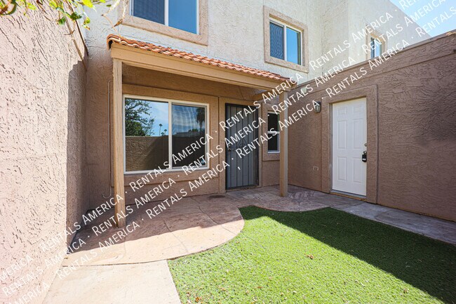 Foto del edificio - 6053 N 79th St