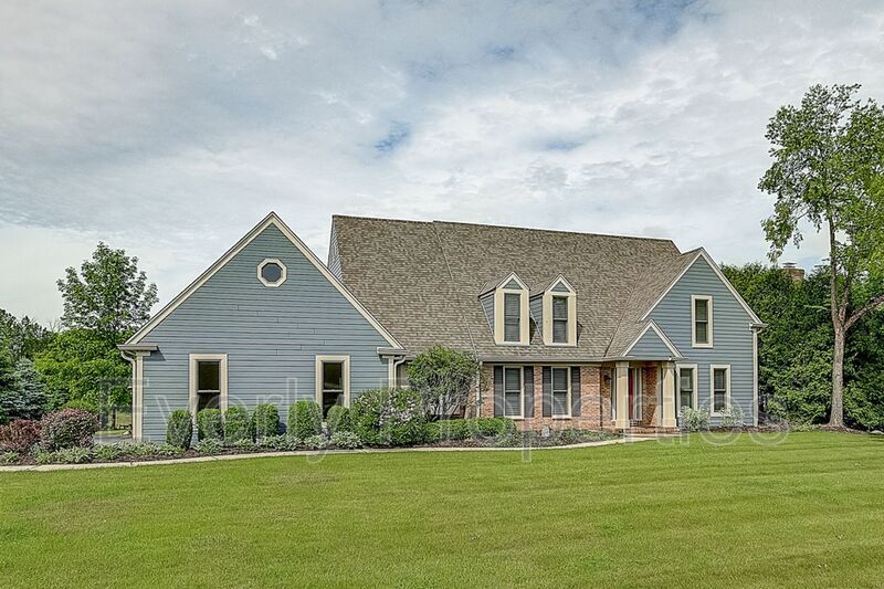 10419 N River Lake Dr, Mequon, WI 53092 House Rental in Mequon, WI