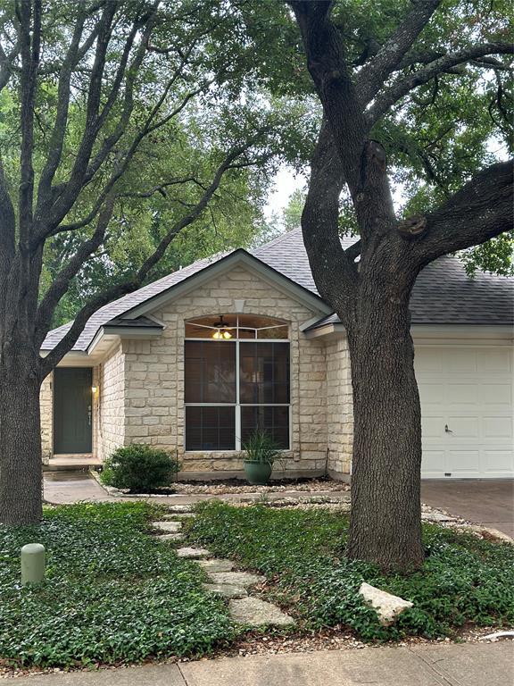 Foto principal - 9337 Notches Dr