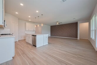 Building Photo - 8439 Oakland Hts Ln