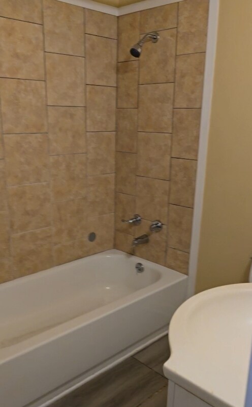 Building Photo - 614 Fairview Ave