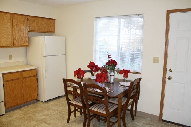 Building Photo - Meadow Lake of Clear Lake Apartments
