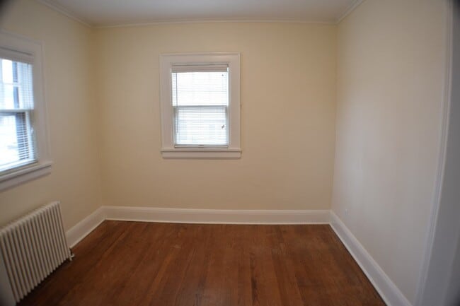 Building Photo - 217 3rd St