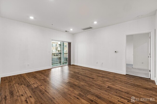 Building Photo - 714 Stiller Ln