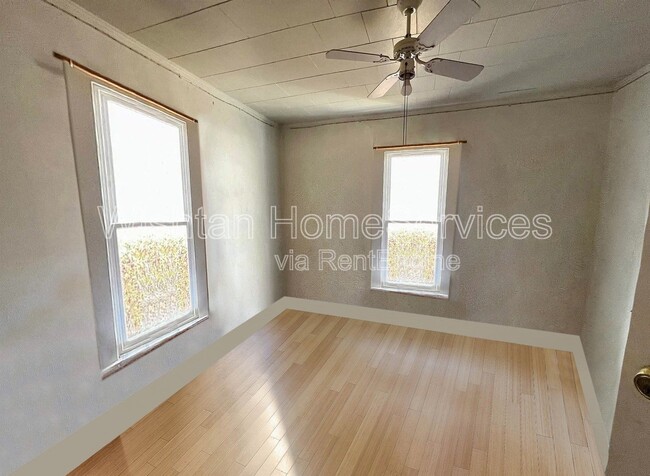 Building Photo - 404 W Pierce St