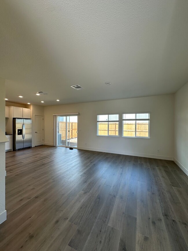 Foto del edificio - Beautiful new home!