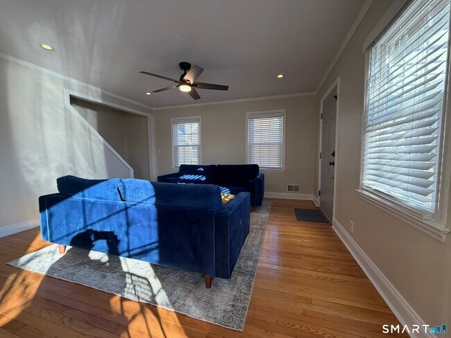 Foto del edificio - 67 Rockwell Ave